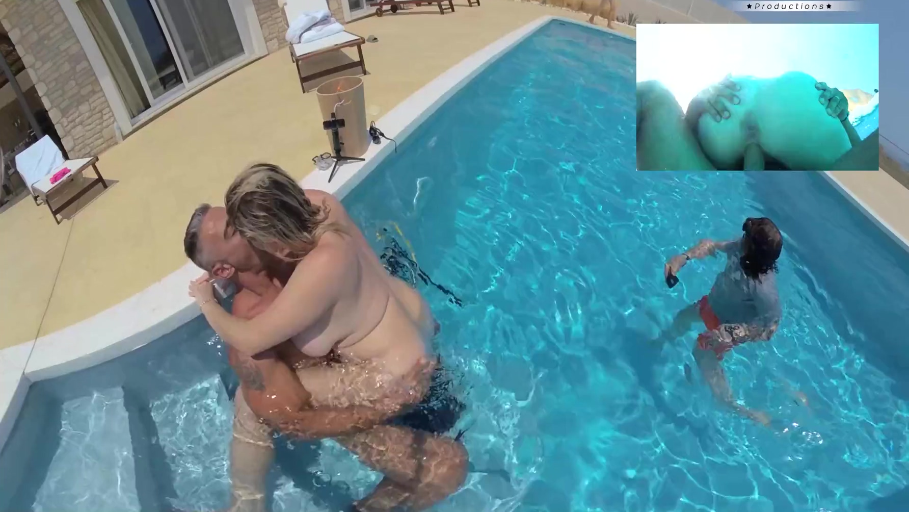 Amuse De Bauche And Mugur In Holiday Fuck I