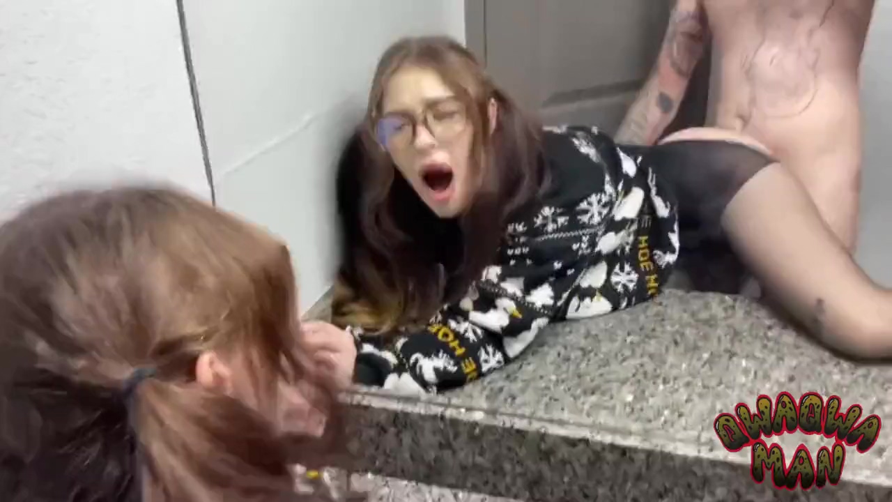 Gera Geyn - Stretched The Mouth And Pussy Of A Beautiful Girl And Came On Her Pretty Face