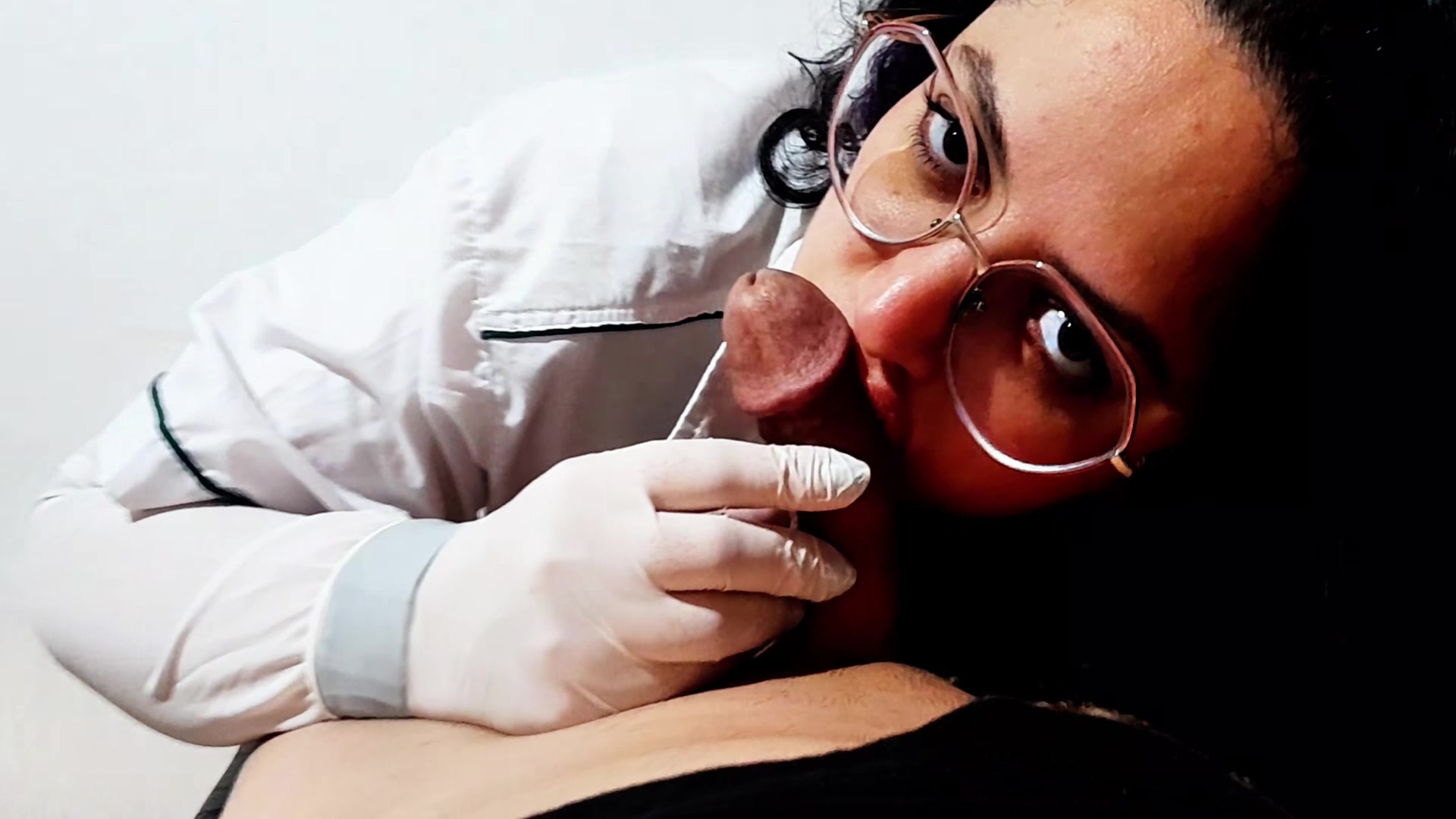 I Cant Hold Back My Desire And I Suck My Patients Cock