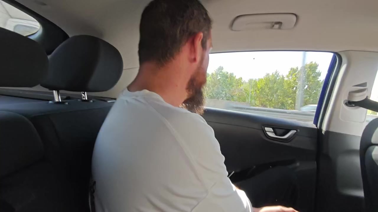 Smurfette vs. Grumpy Gnome: Madrid Airport, Porn’s KM.0! Mells