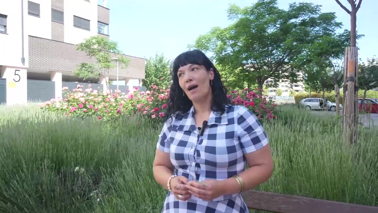 10 years later: I'm back in porn. Can you fuck me properly? I