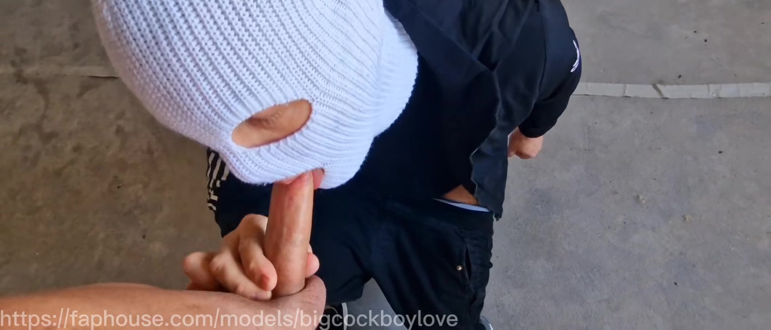 Sissy Crossdresser In Fucked A Builder Of A Building Without Condoms In Front Of Everyone!