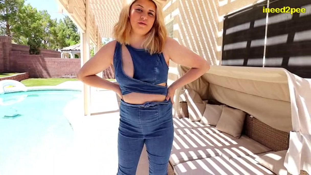 INEED2PEE Leda Lotharia wetting denim jumpsuit for fun! - Ineed2pee Ineedamommy