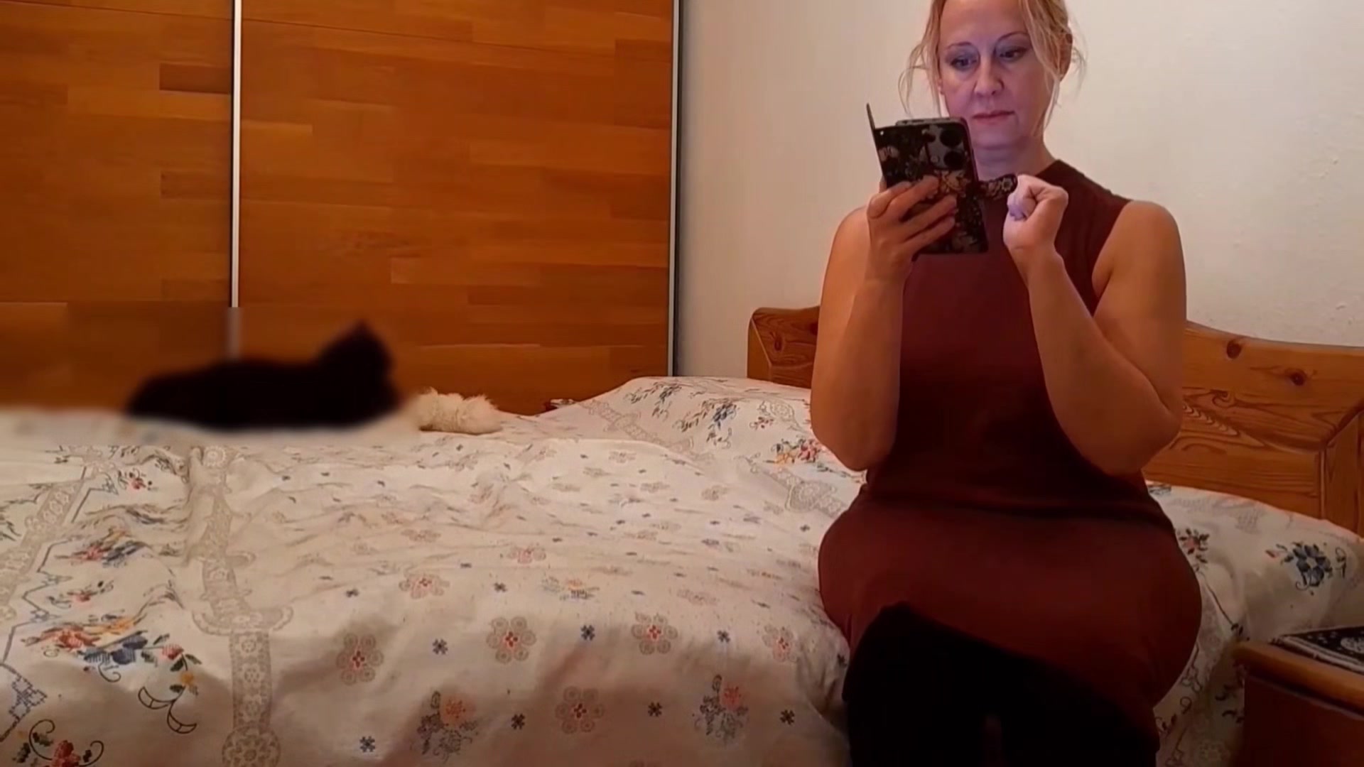 Amateur Blonde Mature Wife Enjoys Oral Sex