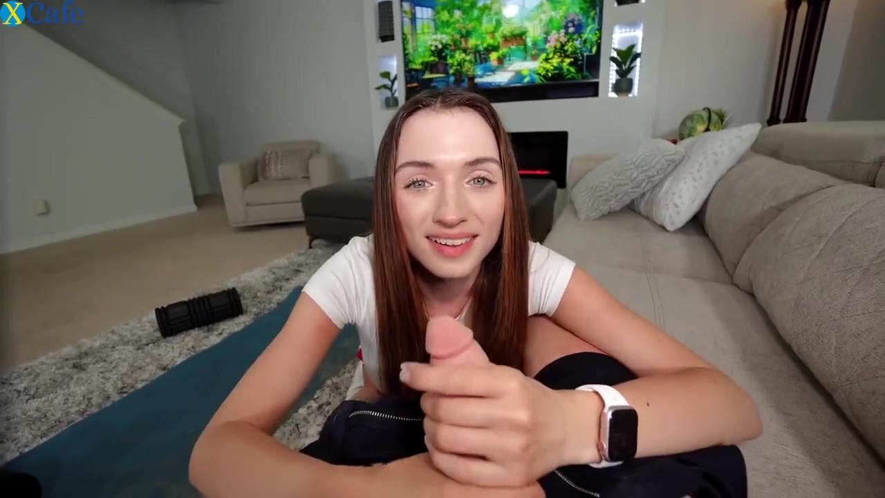 Gives Her Thanks To Her Mailman With Wild Fucking