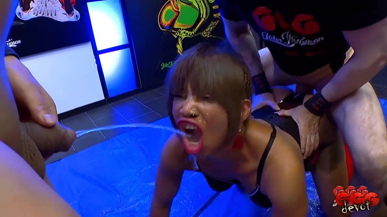 Mimi And Anabelle Trashy Sluts German Pissing Porn