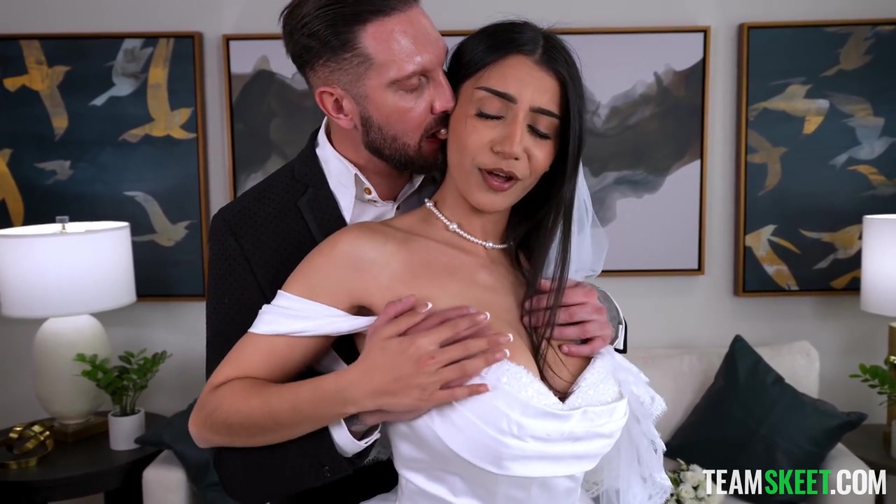 Syrian Sinner - Roxie Sinner