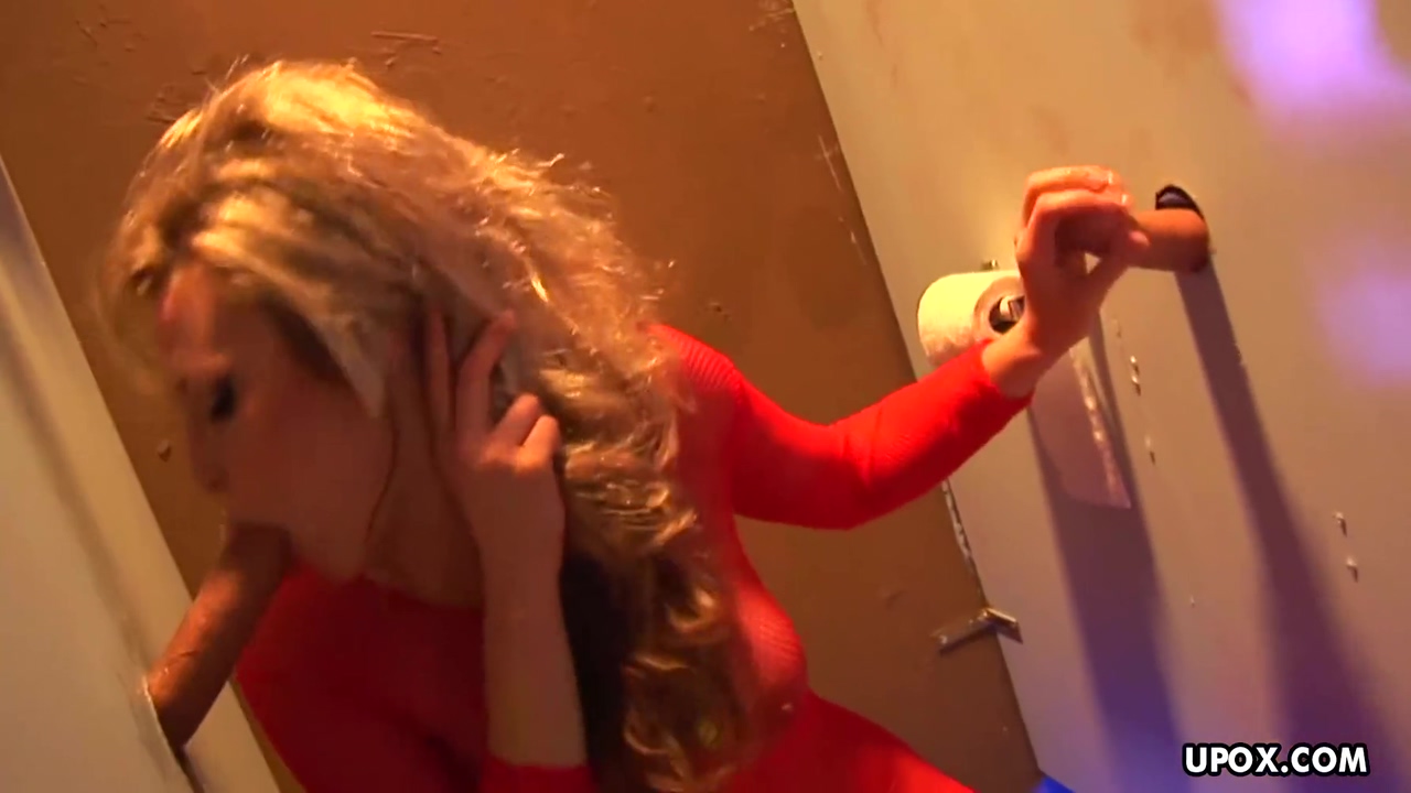 Naughty Blonde Milf Harmony Rose Had A Threesome In All The Holes