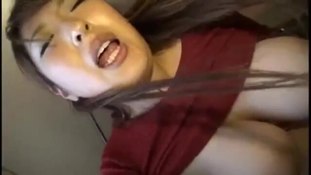 01537,A woman who screams in agony