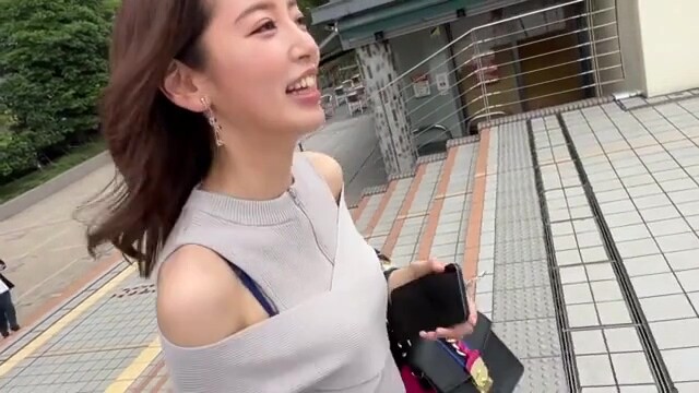 色気漂う美形のセフレがラブラブエッチで嬉しそうに手コキやフェラ